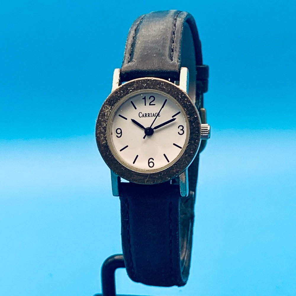 CARRIAGE By TIMEX Women’s Vintage 2002 Fashion Quartz Wristwatch Leather Working